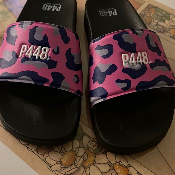 P448 Leopard Print Slides - Picture 2 of 4